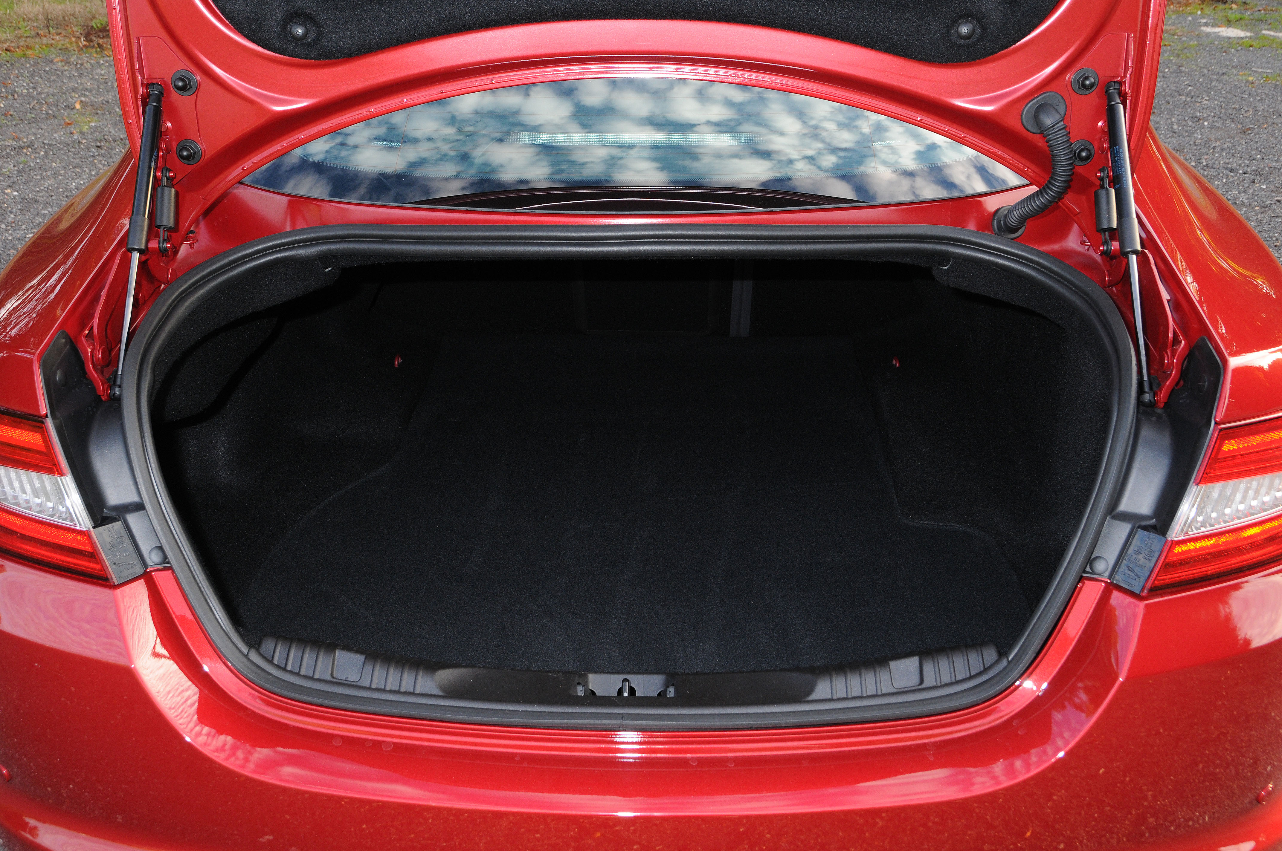 Jaguar XF boot space 
