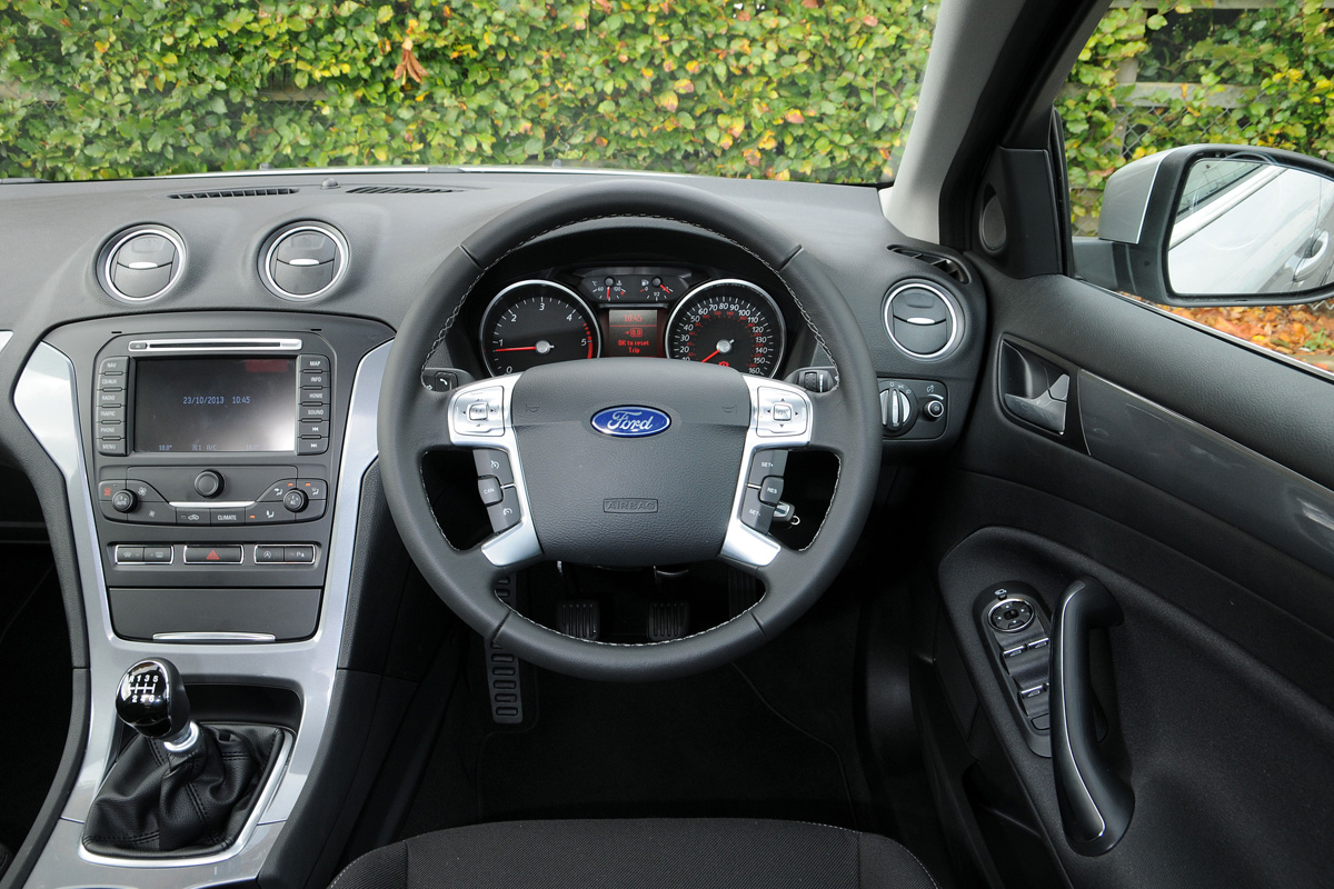 Ford Mondeo steering wheel