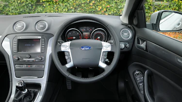 Ford Mondeo steering wheel