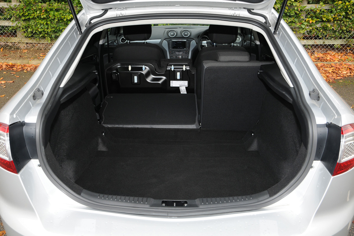 Ford Mondeo boot