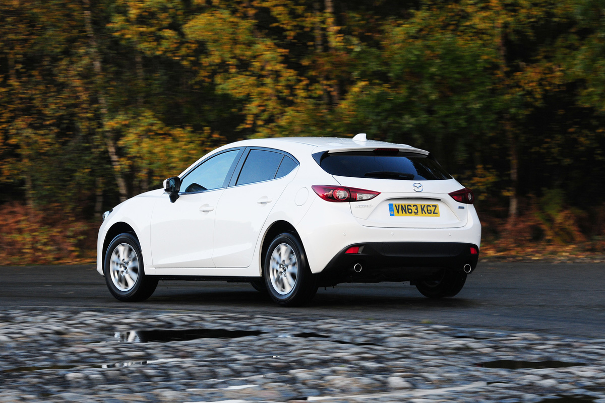Mazda 3 2.2 rear tracking
