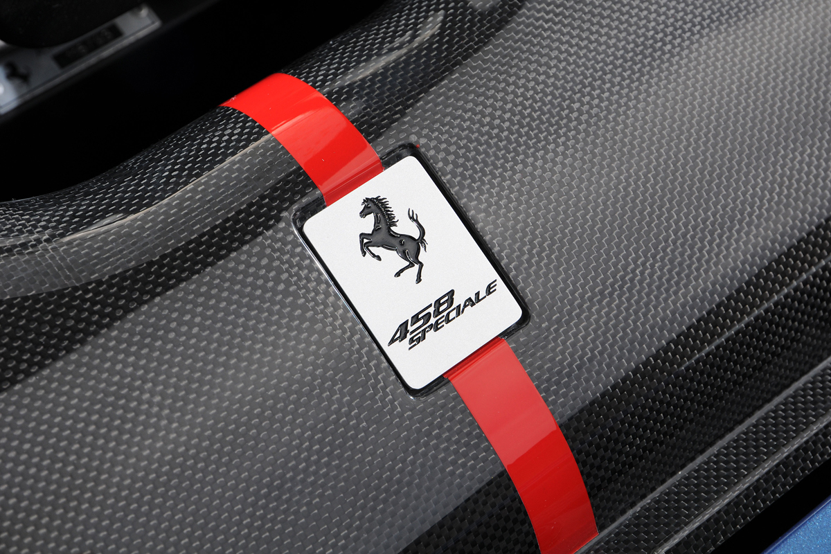 Ferrari 458 Speciale badge