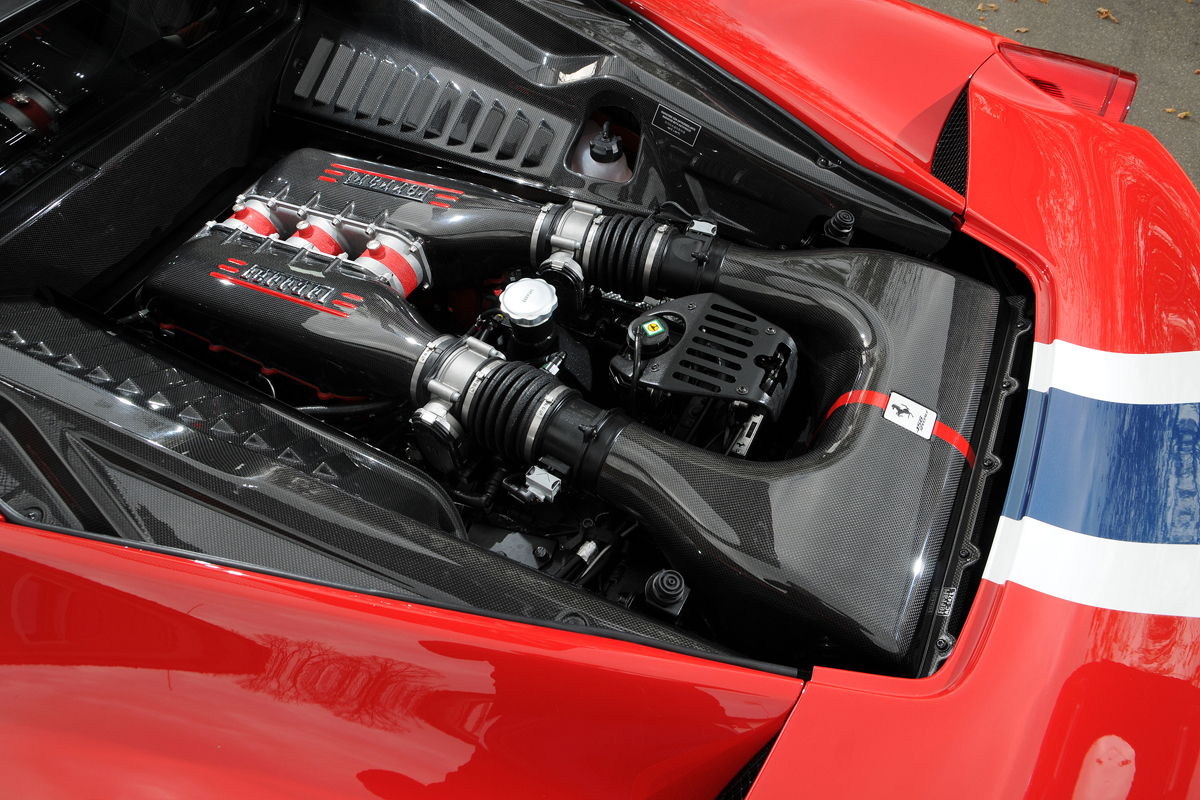 Ferrari 458 Speciale engine
