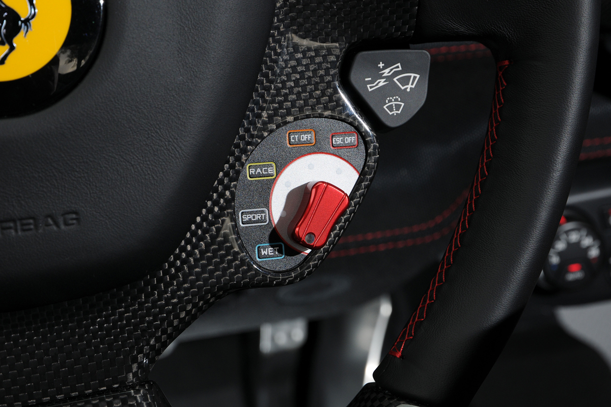 Ferrari 458 Speciale mode selection dial