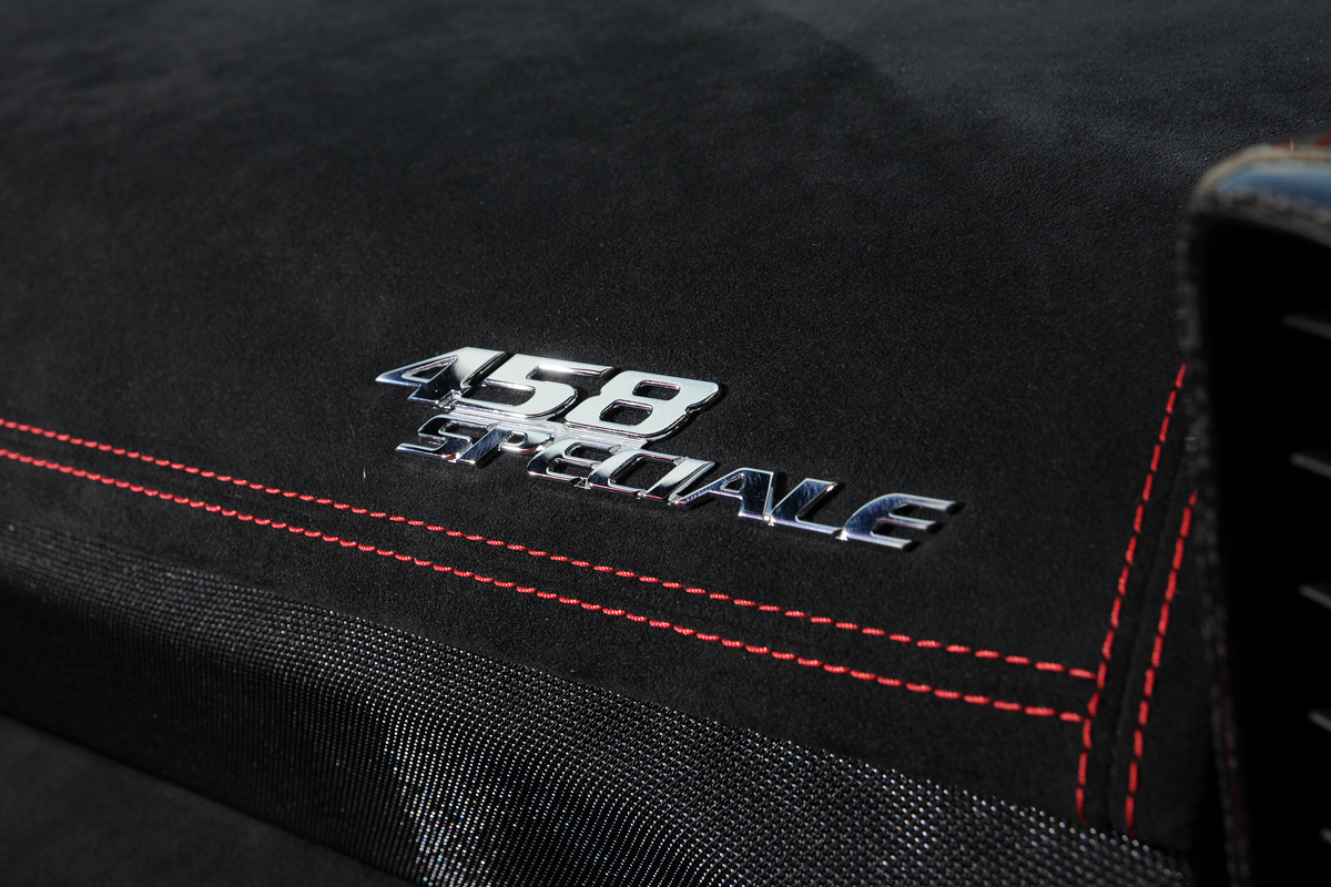 Ferrari 458 Speciale head rest 