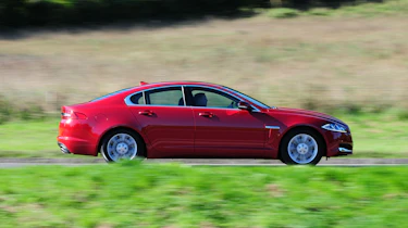 Jaguar XF panning