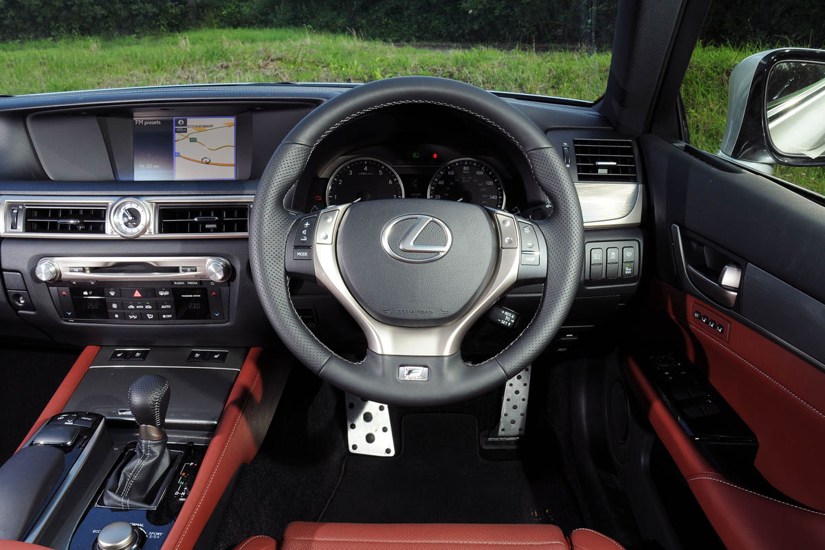 Lexus GS250 dash