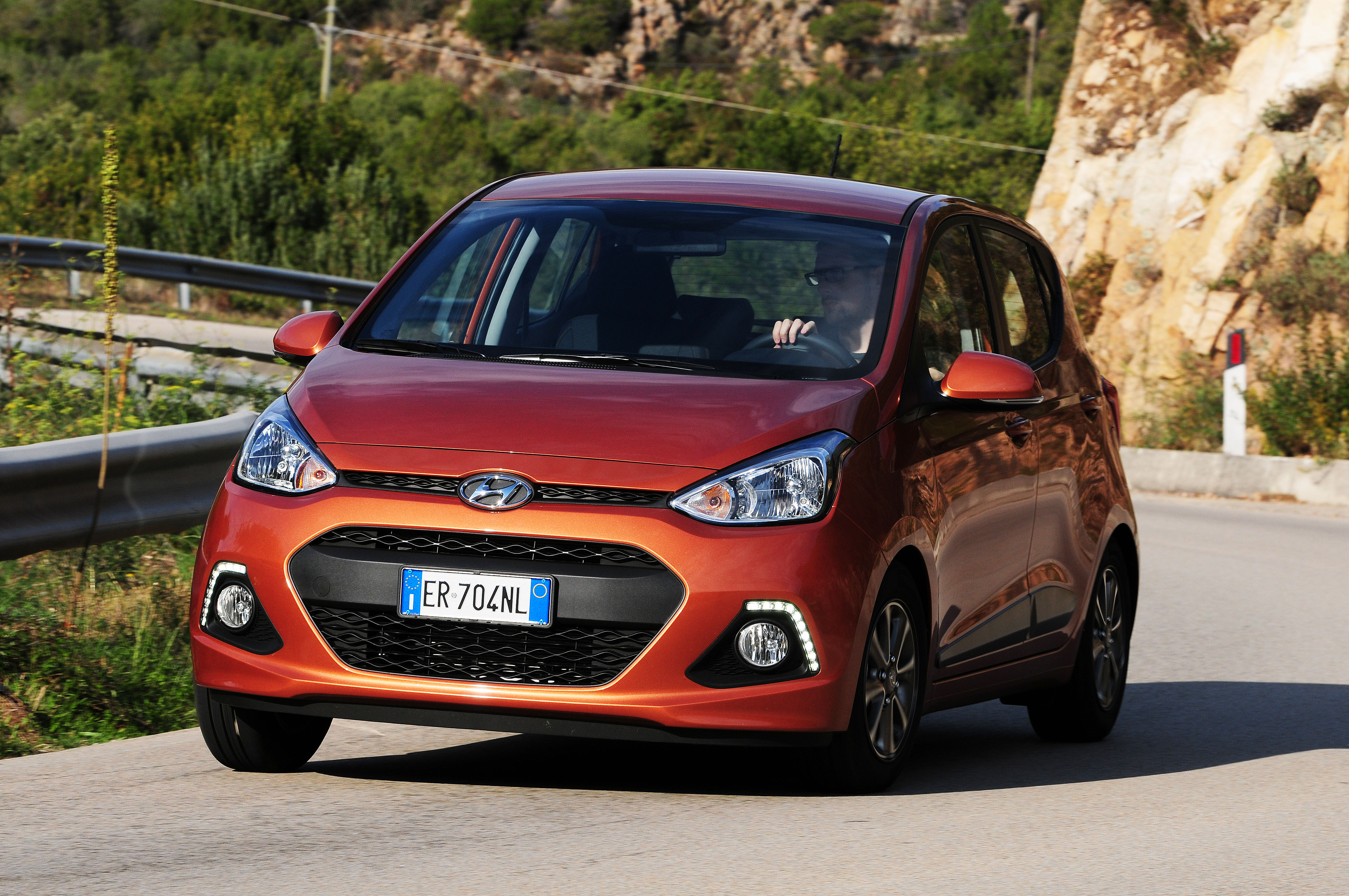 Hyundai i10 action