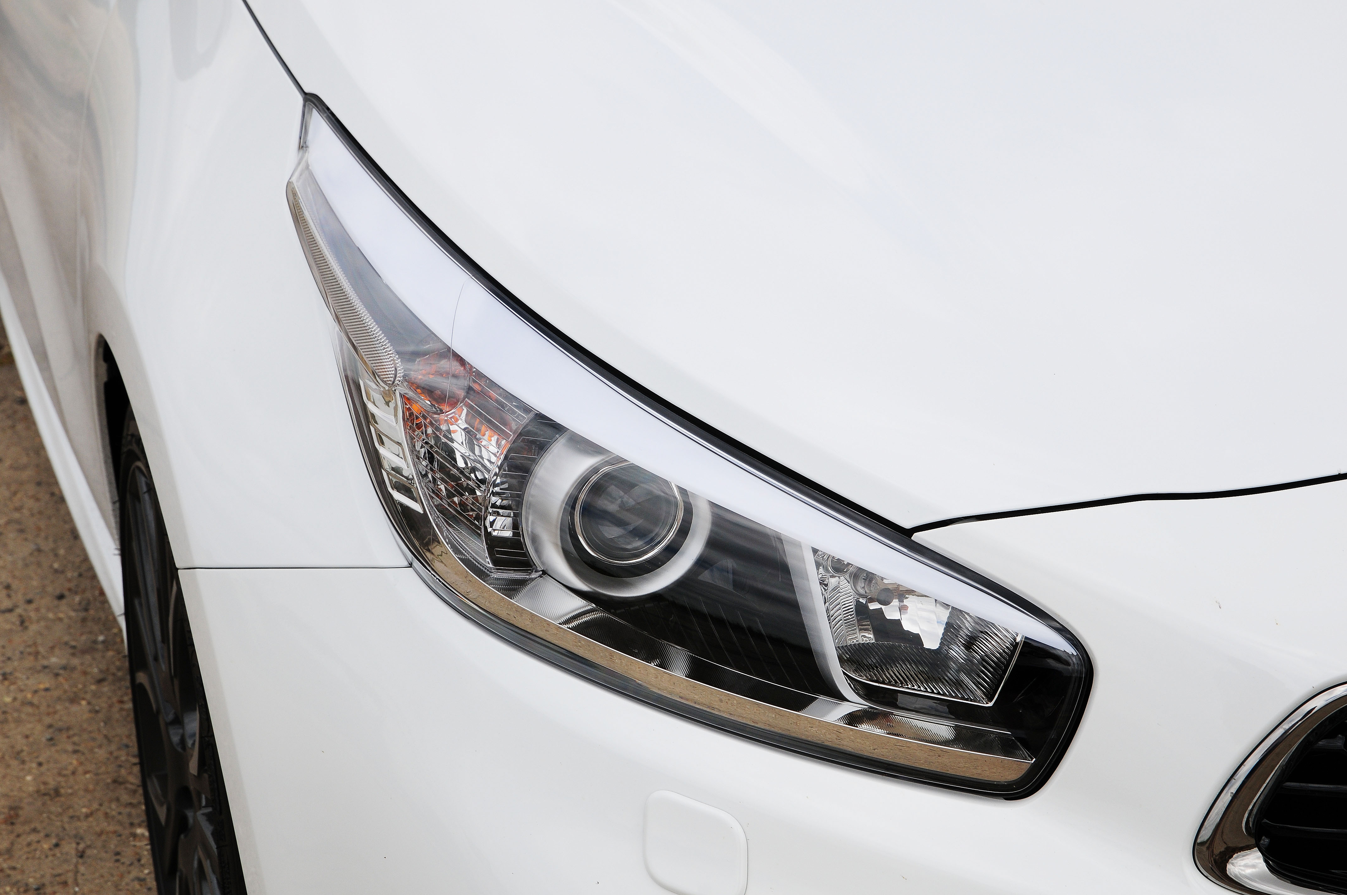 Kia Pro_cee'd GT headlights