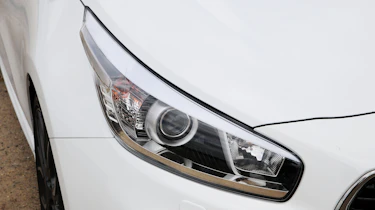 Kia Pro_cee'd GT headlights