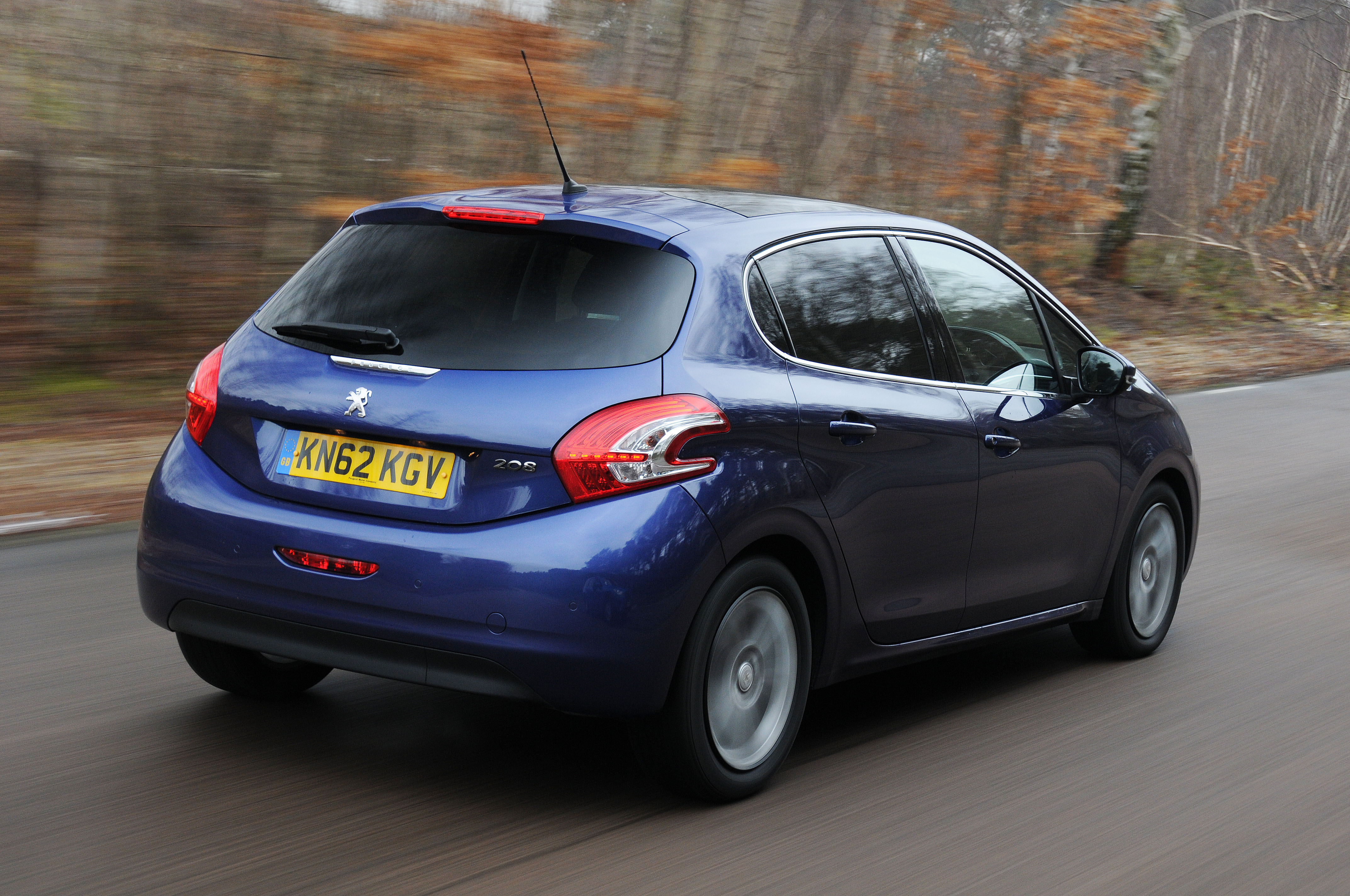 Peugeot 208 rear view