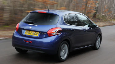Peugeot 208 rear view