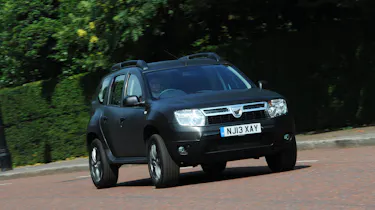 Dacia Duster Black front tracking