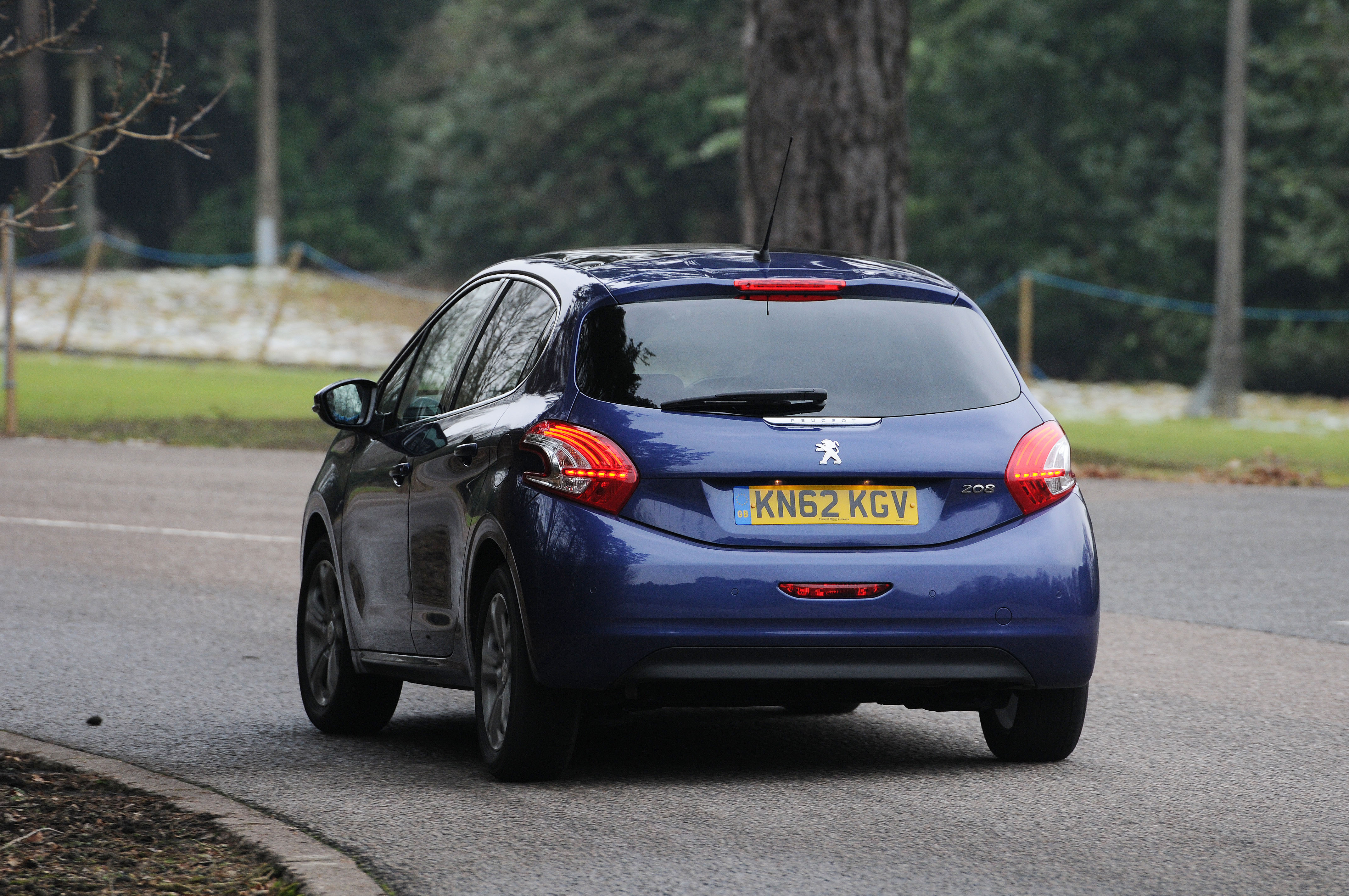 Peugeot 208 rear action