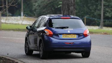 Peugeot 208 rear action