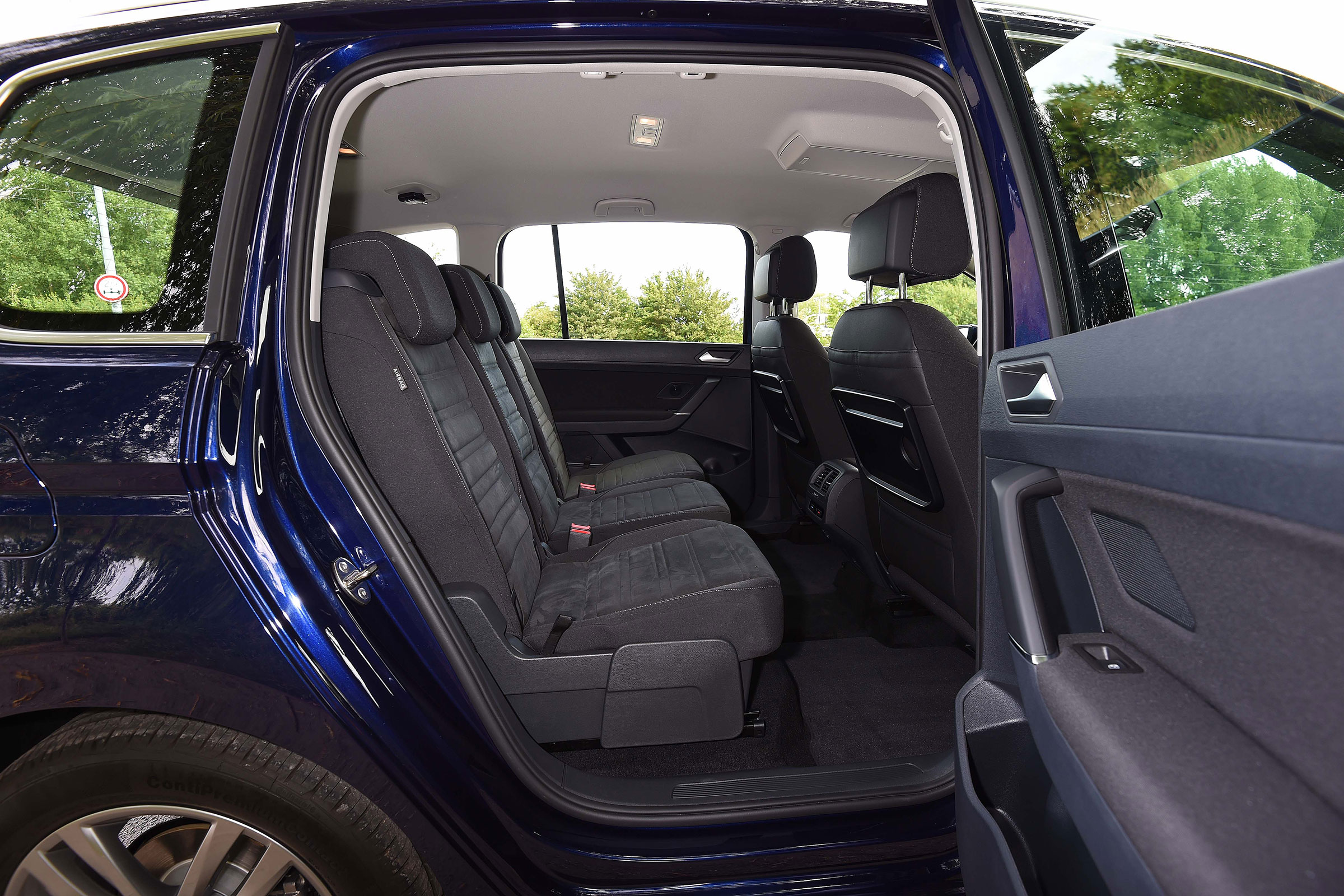 Volkswagen Touran - middle seats