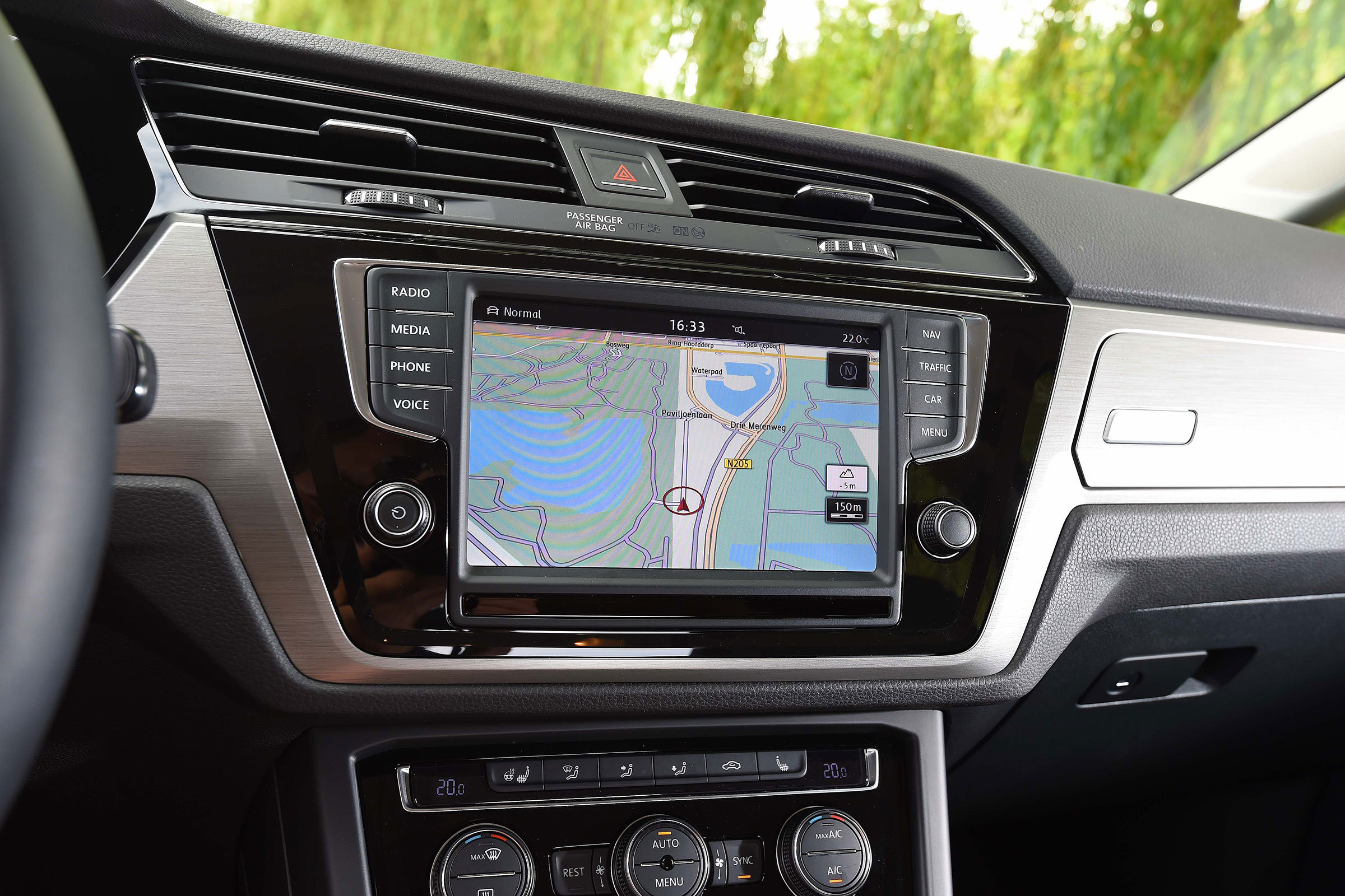 Volkswagen Touran - sat-nav