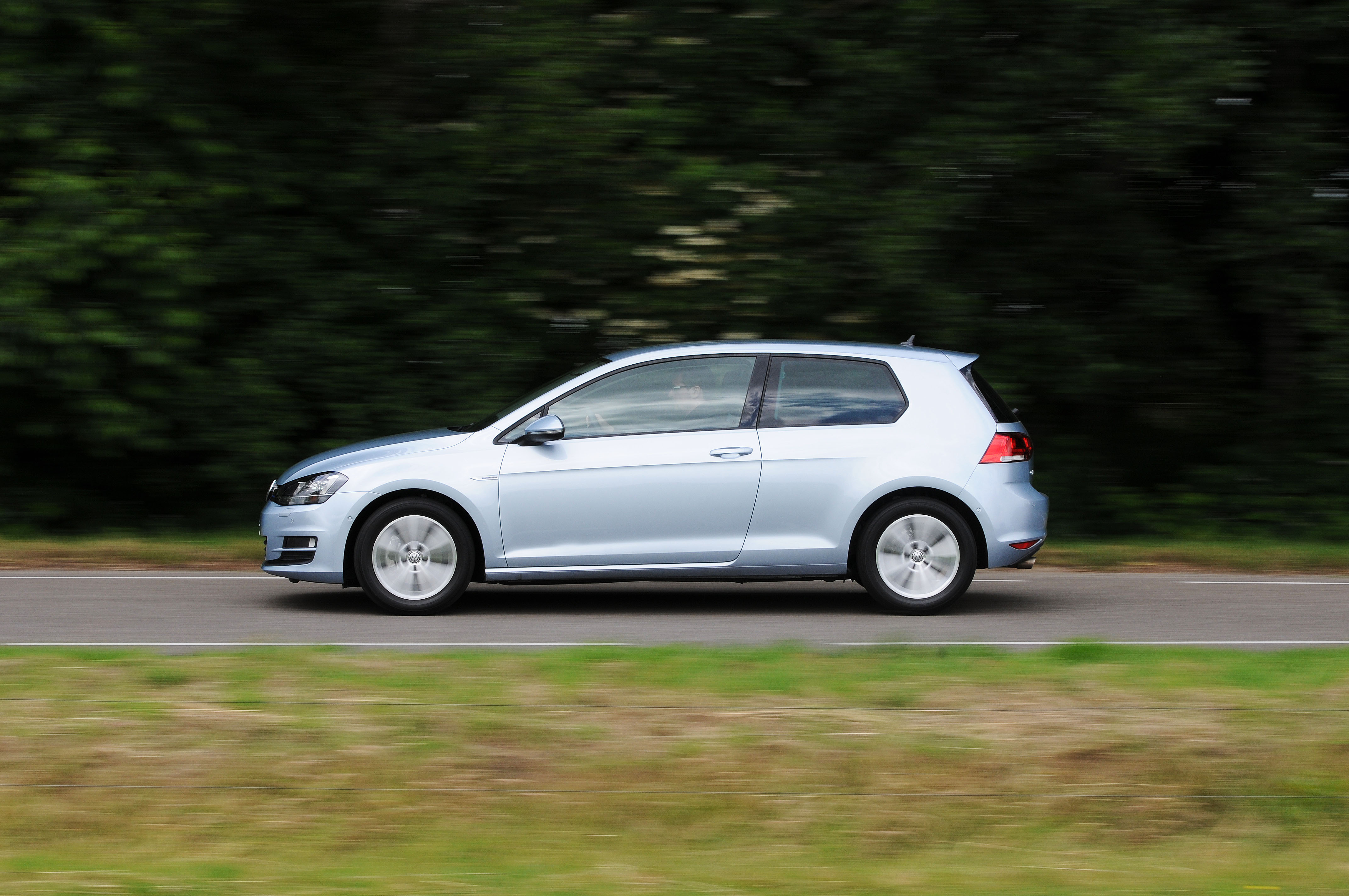 VW Golf BlueMotion side view