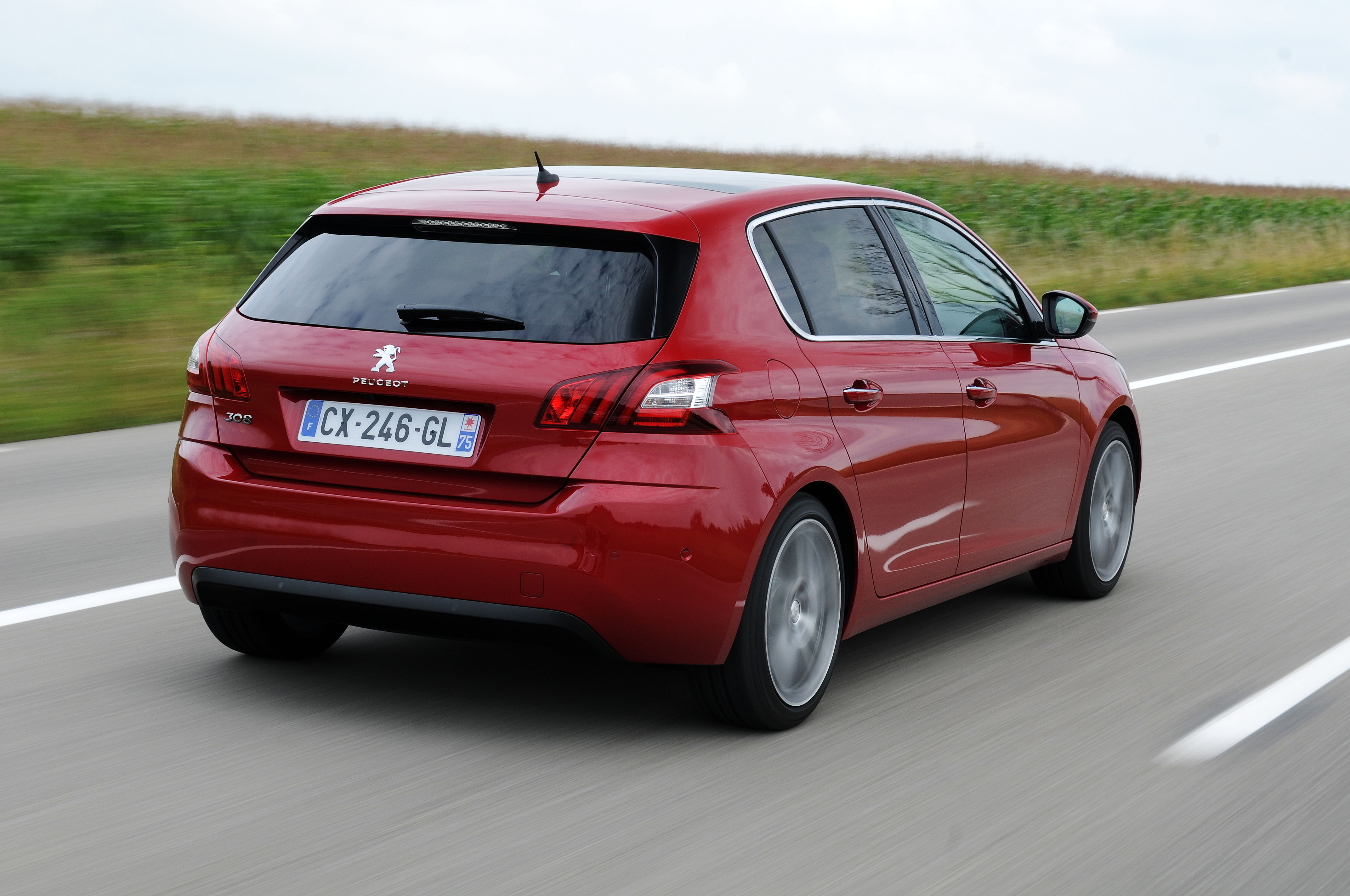 Peugeot 308 rear tracking