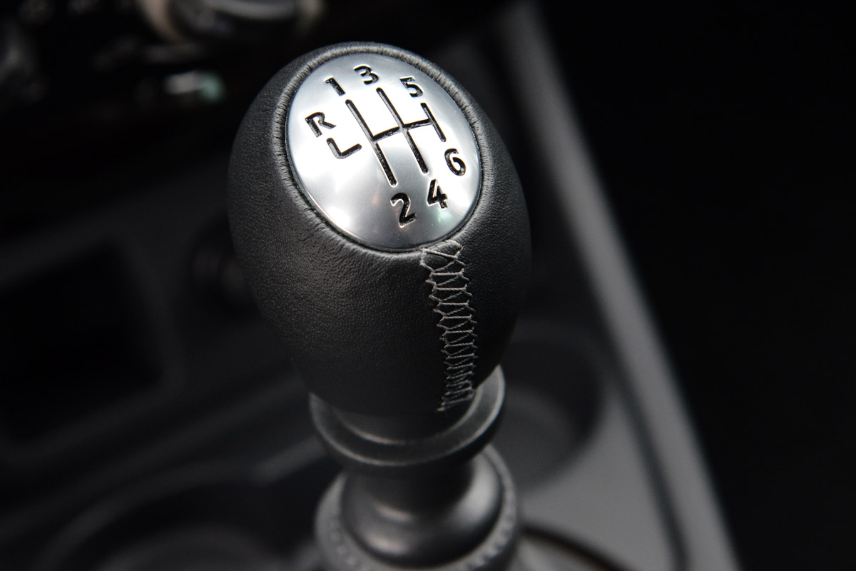 Dacia Duster gear lever