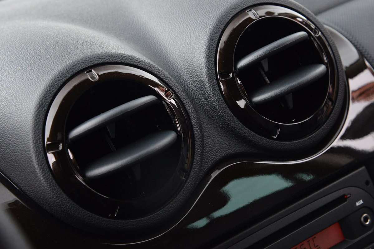 Dacia Duster interior detail
