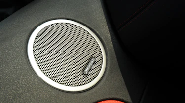 Range Rover Evoque Meridian stereo