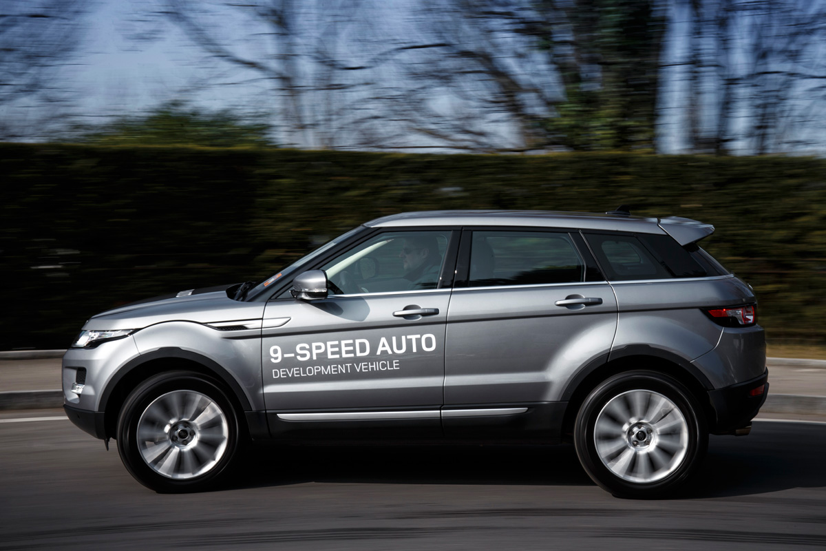 Range Rover Evoque nine-speed panning