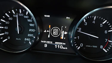 Range Rover Evoque nine-speed dials