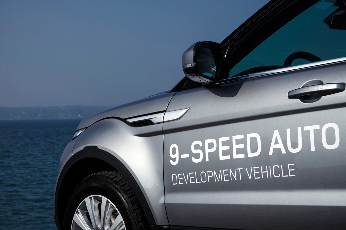 Range Rover Evoque nine-speed detail