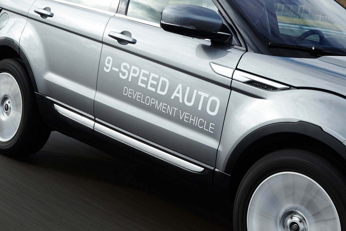 Range Rover Evoque nine-speed detail