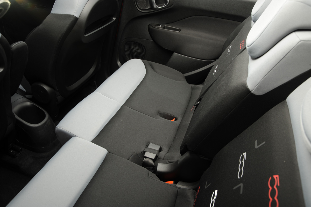 Fiat 500L sliding rear seats