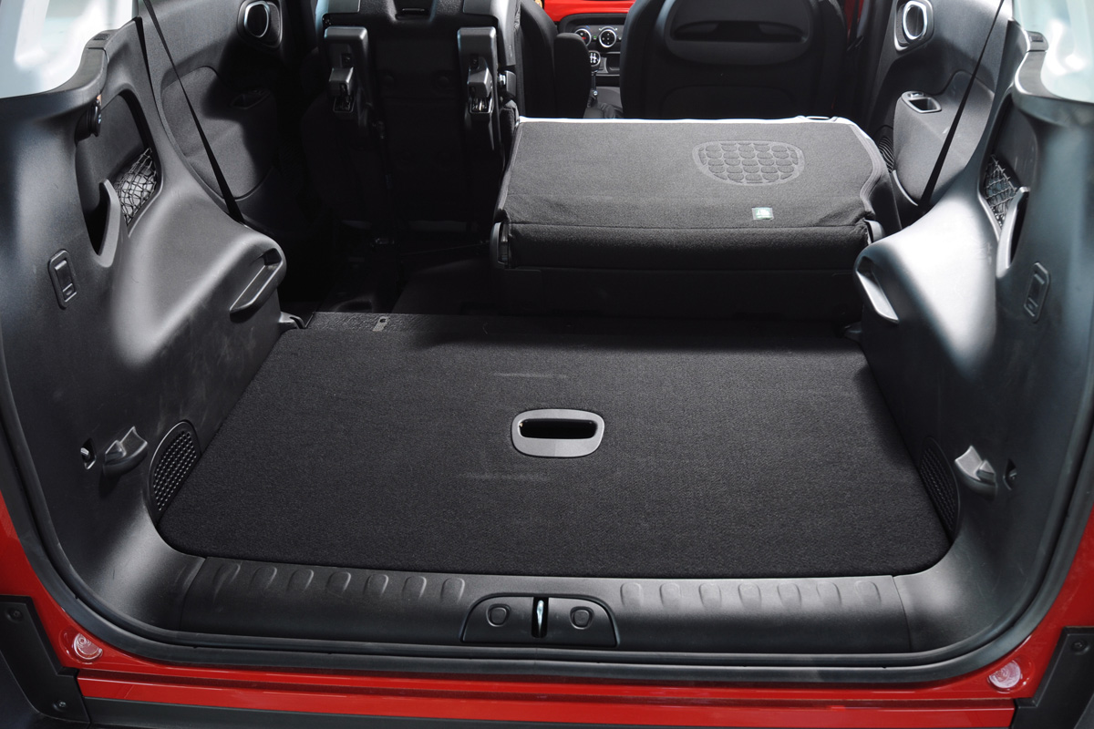 Fiat 500L boot