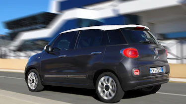Fiat 500L rear tracking