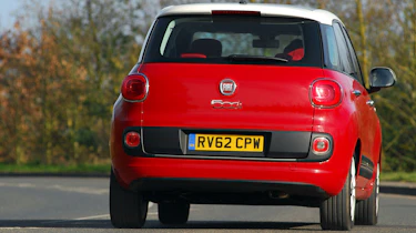 Fiat 500L 1.6 Multijet rear cornering