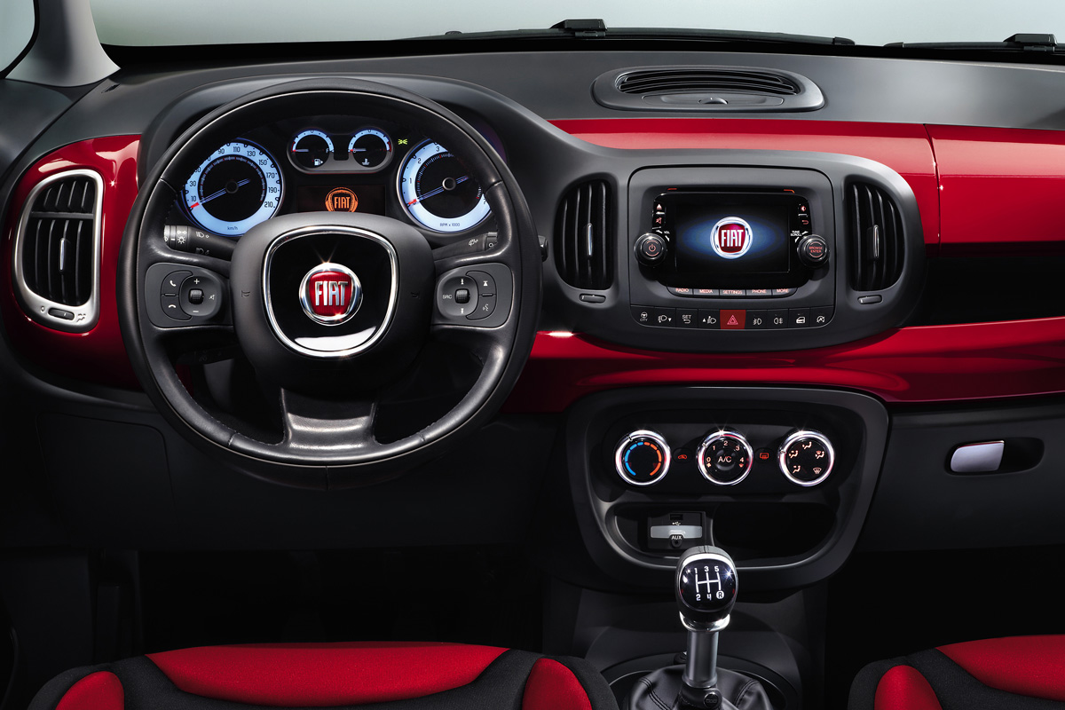 Fiat 500L interior