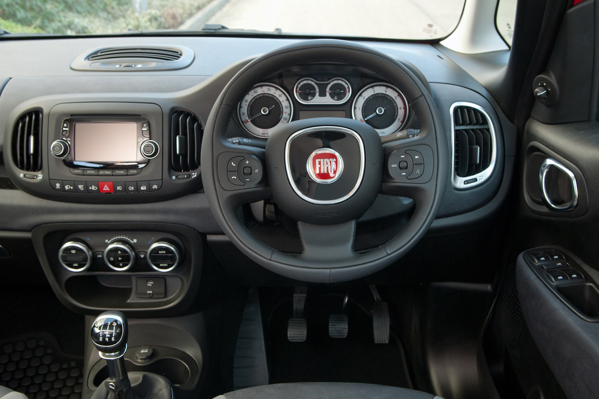 Fiat 500L 1.6 Multijet interior