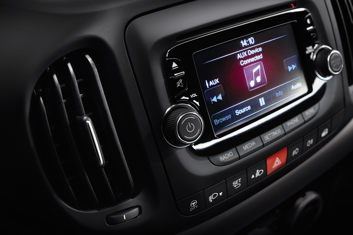 Fiat 500L centre console