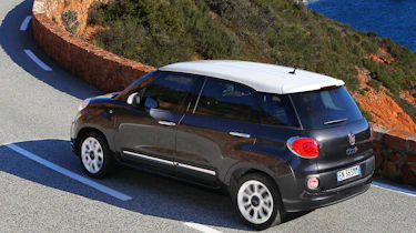 Fiat 500L rear cornering