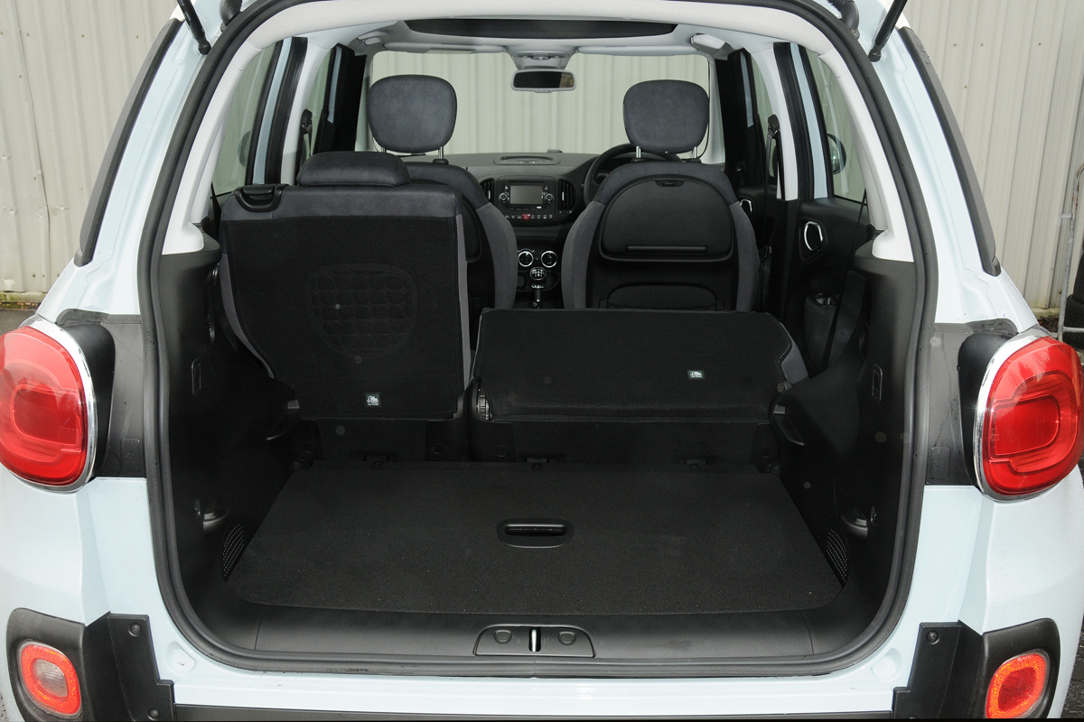 Fiat 500L boot