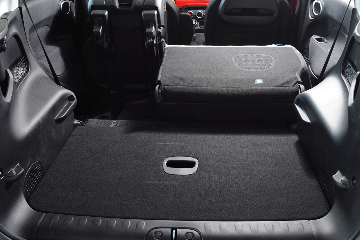 Fiat 500L boot