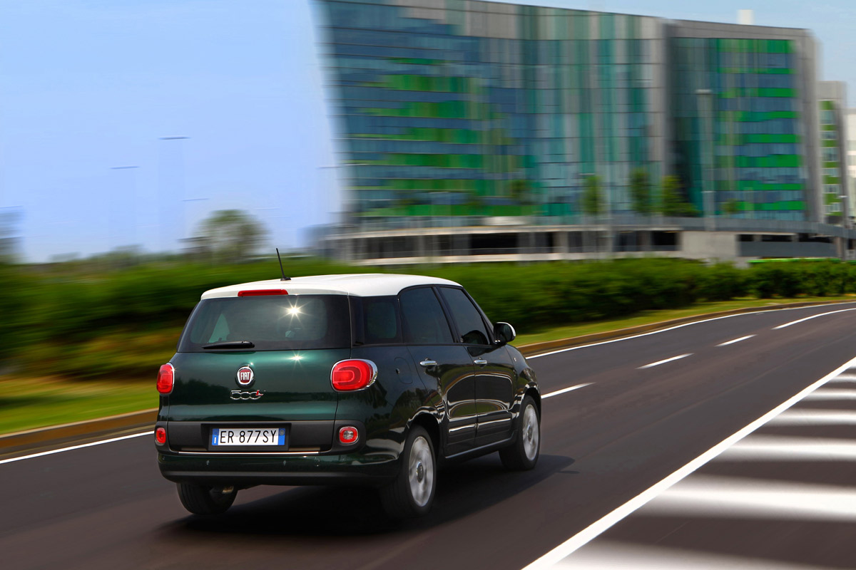 Fiat 500L MPW rear three quarters