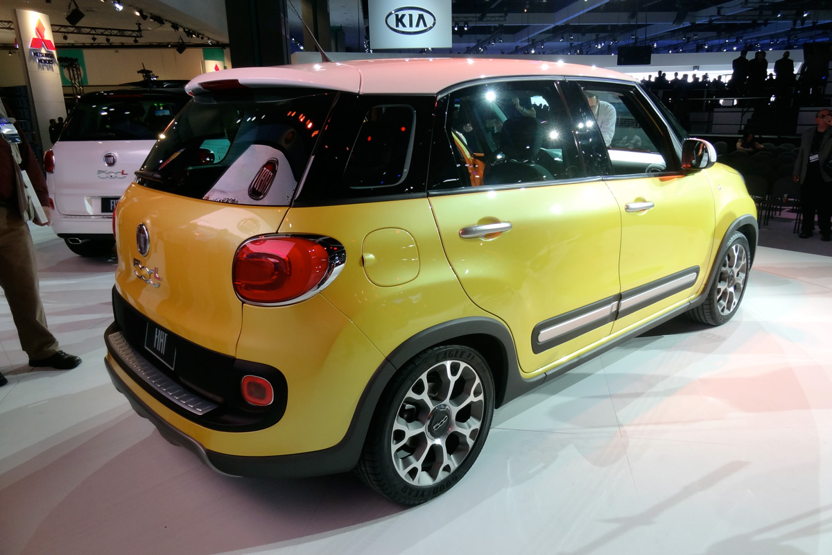 Fiat 500L Trekking side