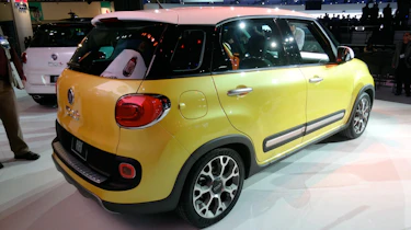 Fiat 500L Trekking side