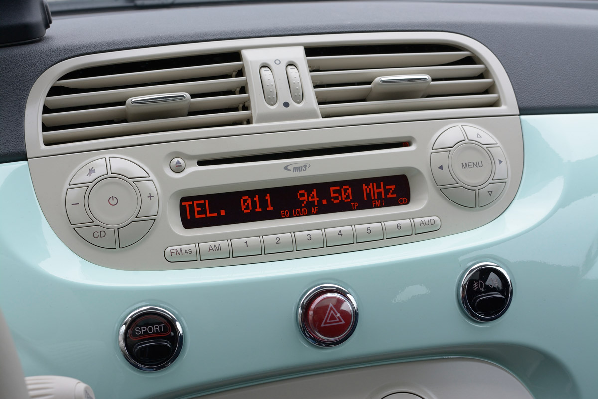 Fiat 500 Cult 2014 dials