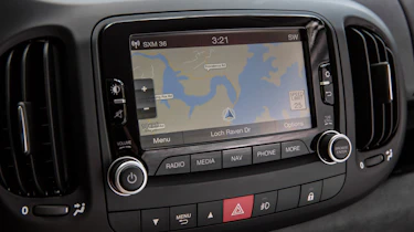 Fiat 500L 1.4 MultiAir 2014 sat nav