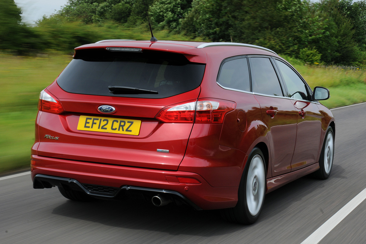Ford Focus 1.6 EcoBoost Zetec S Estate rear action