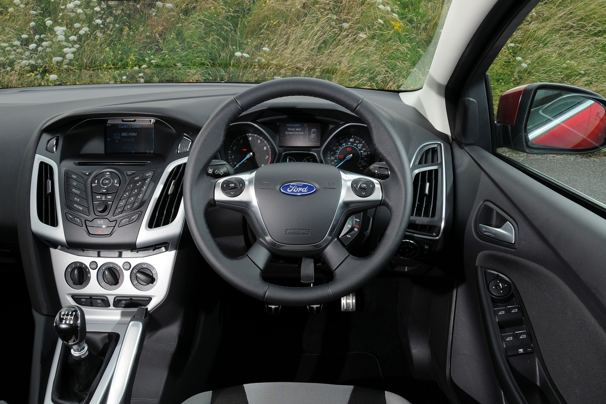 Ford Focus 1.6 EcoBoost Zetec S Estate interior