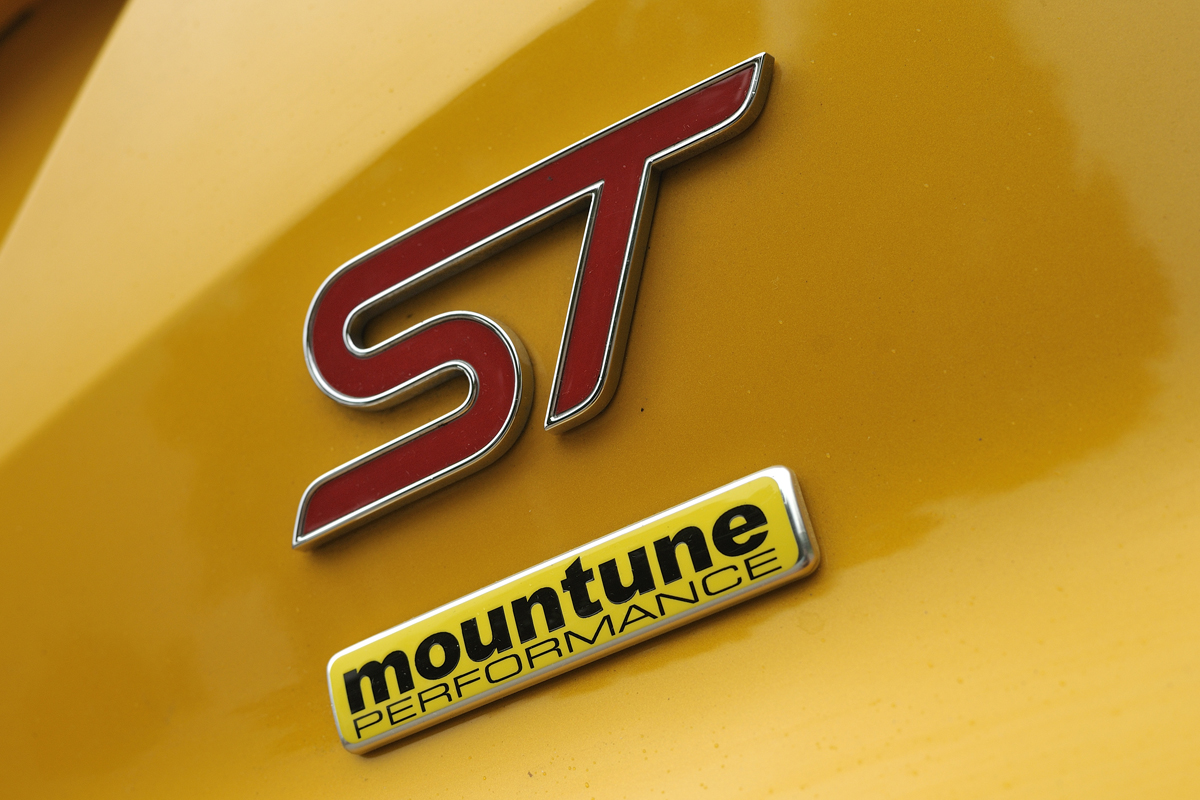 Ford Focus ST Mountune badge