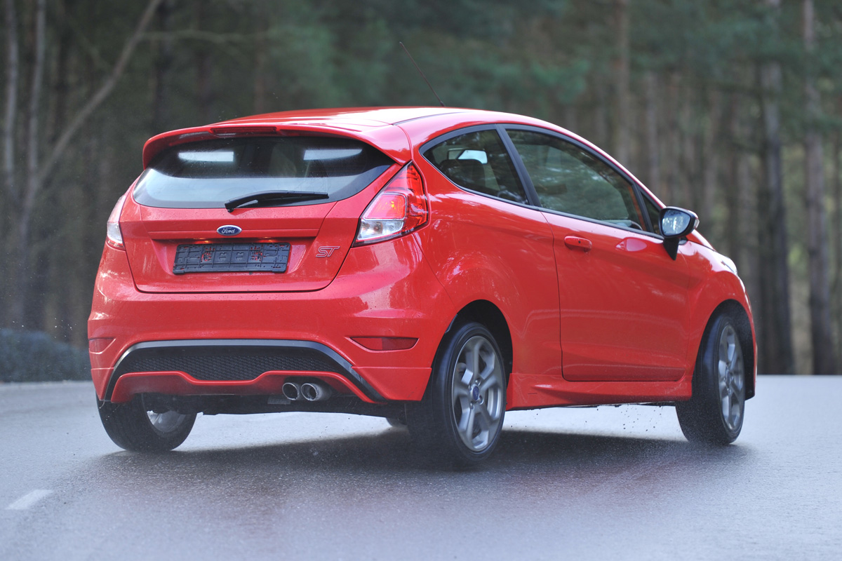 Ford Fiesta ST rear cornering