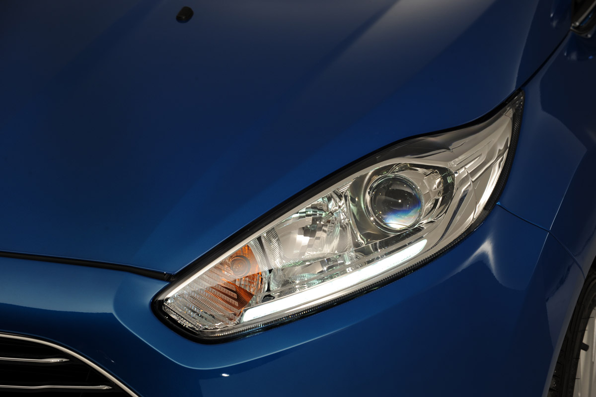 Ford Fiesta facelift front headlight